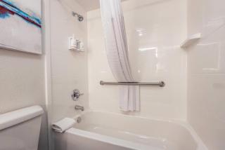 La Quinta by Wyndham Danbury - 6