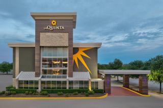 La Quinta by Wyndham Dallas I-35 Walnut Hill Ln - 7
