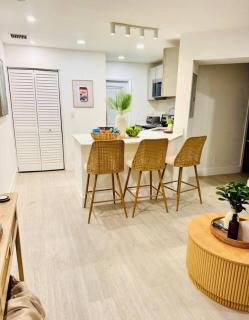 Casa Tropica Escape 2BR Near Beach & Airport - 5