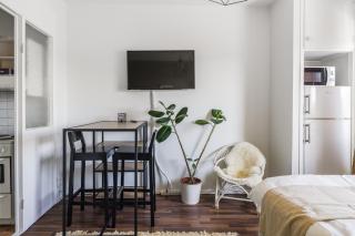 Peaceful & Bright Studio with Balcony in Green Etelä-Haaga - 7
