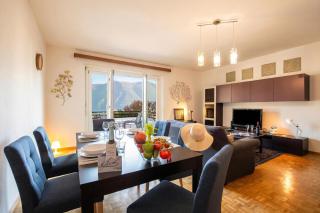 Santiago Home - Happy Rentals - 9