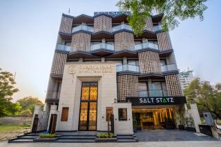 Saltstayz Premier Millennium City Centre - 9