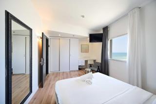 Trumpeldor 1 Premium Beachfront Apartments By Vacay - 3