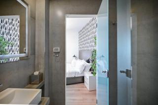 Trumpeldor 1 Premium Beachfront Apartments By Vacay - 2