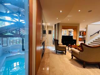 Luxury Van West Mansion Private 7BR 7 5BA Near DT for Groups - 4