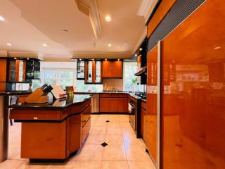 Luxury Van West Mansion Private 7BR 7 5BA Near DT for Groups - 1