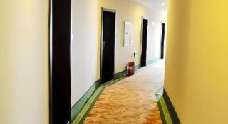 GreenTree Inn Qingdao Licang Shuyan Road Daweng Square Express Hotel - 4