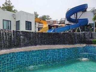 I View Park Resort - 3