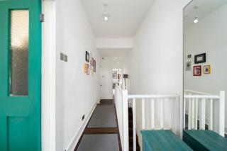 Spacious 3-bedroom Family Home & Garden - 4