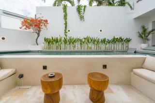 Villa Kleoa - Luxury 4BR Villa Walking Distance to Seseh Beach - Canggu - 3