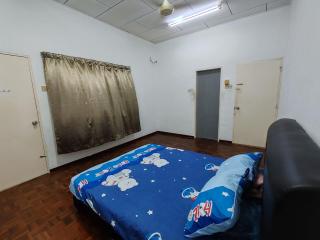 4-Bedroom Landed Home, Semabok Jaya - 7