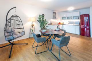 Lit Living: Luxus - Box Spring - Parking - Terrace - 1