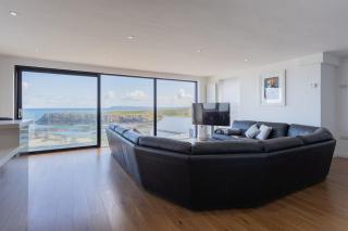 Mill House, Causeway Coast -from Water's Edge Stays - 0