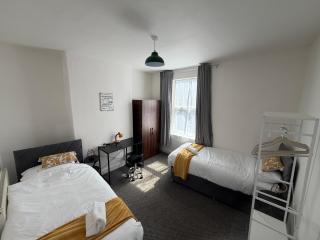 Contractor Friendly 3 Bed House Wordsworth - 1