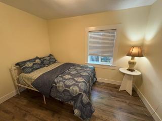 Vancouver Hub - 6 km to Downtown - Free Parking & Central - 8