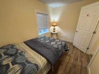 Vancouver Hub - 6 km to Downtown - Free Parking & Central - 6