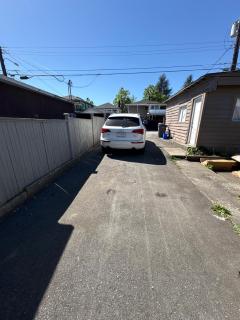 Vancouver Hub - 6 km to Downtown - Free Parking & Central - 2