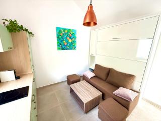 Villa Ella - swimming pool, garden, baby friendly - 2