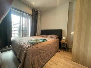 Luxurious 1-Bedroom Condo with Private Pool in Watthana - 4