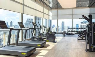 Luxurious 1-Bedroom Condo with Private Pool in Watthana - 3