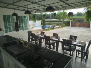 Luna Villas Khanom 4 Bedroom Pool Villa - 3