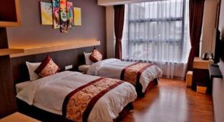 Lot 10 Boutique Hotel - 4