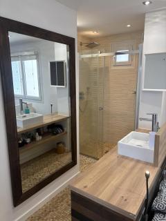Appartement design climatisé & confortable - 3