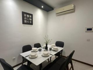 3Bedroom, 2Car Park Seaview with Balcony for 6 pax, The Landmark - 6