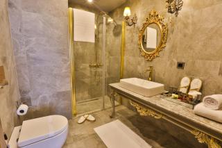 REAL KiNG SUiTE - 6