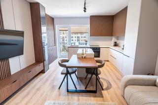 Modern Apartment with Mountain View & Balcony by Blvd - 8