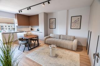 Modern Apartment with Mountain View & Balcony by Blvd - 1
