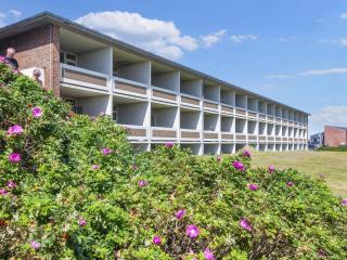 Apartment with terrace in a holiday park - 1