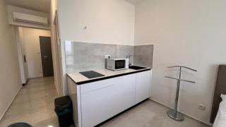 1 room Apartment with AC, Vienna Gate 1 - 2