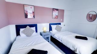 Contemporary 2BR Home Central and Convenient - 2
