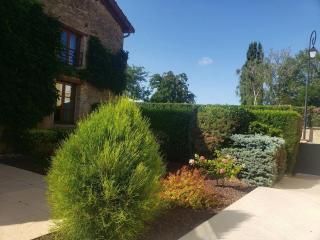 Maison conviviale avec terrasse à Lévigny - 1