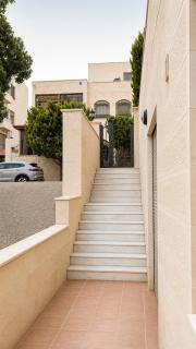 Luxury 2-Bedroom Stay in a Prime Location - 3