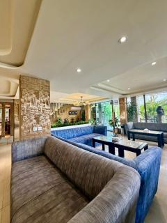 Shelton Hotel Blue Area - 5
