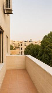 Luxury 2-Bedroom Stay in a Prime Location - 6