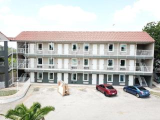 Village Motor Inn - 7
