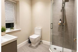 Contemporary Cottage - Sleeps 4 plus Patio - 1