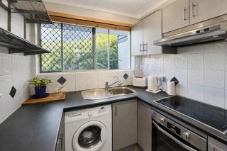 Cozy and Central 1 Bedroom Apartment Brisbane - 9