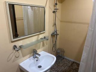 Family Comfort 3BR 2Bath Apartment City Center - 2
