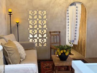 Vintage Shanghai Lane House Loft with French Country Vibe near Wukang Building and Julu Road - 1