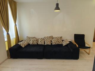 Stylish 2-room Apartment near Old Town Parking - 4