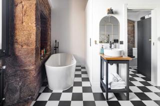 La Suite Años 20. Bañera, chimenea y terraza. - 6