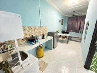 Bakawali Aenis Homestay Titi Gantung - 2