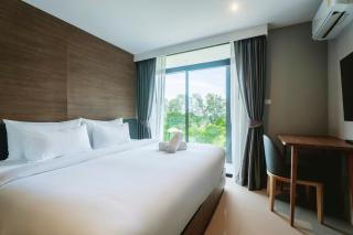 Stylish Beachfront Two-Bedroom Flat - 5