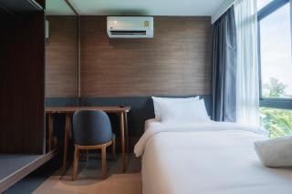 Stylish Beachfront Two-Bedroom Flat - 4