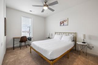 CozySuites at Main & Clay - 2