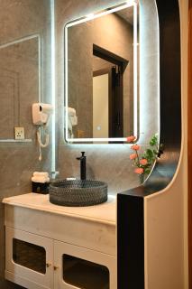 Nhật Long Hotel - 1